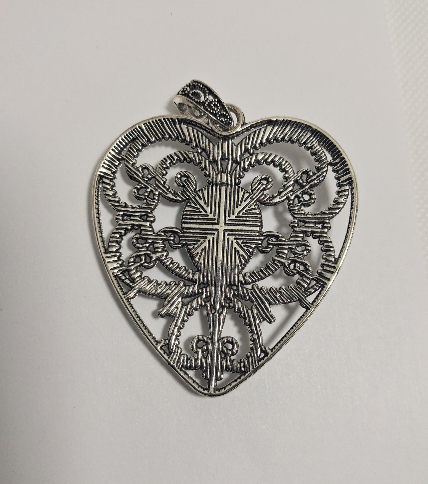 Pendant Heart with Turquoise Color Stone in Center